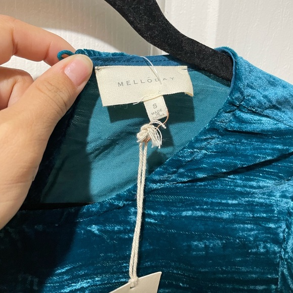 Melloday velvet ruffle sleeved mini dress - Picture 3 of 7